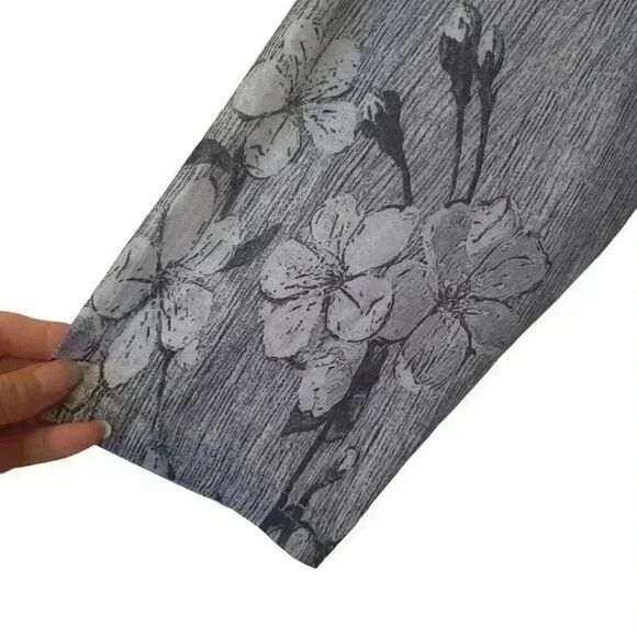 Timeson Women's Gray Poly/Spandex Floral Relaxed Fit Top NEW - Picture 5 of 14